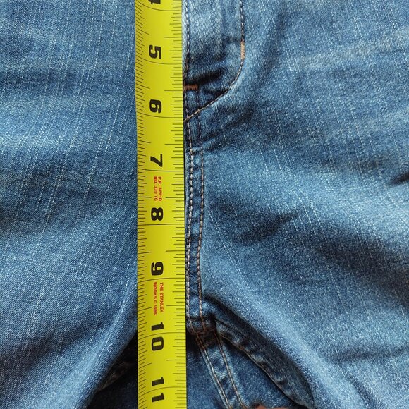 Signature Levi Jeans Women's Size 4/M At Waist Bootcut - Picture 8 of 9